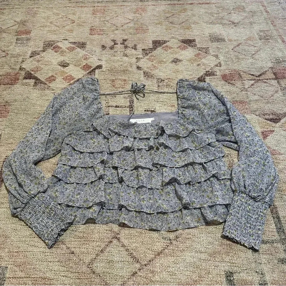 ASTR The Label• Purple floral ruffle blouse size large - Picture 4 of 12